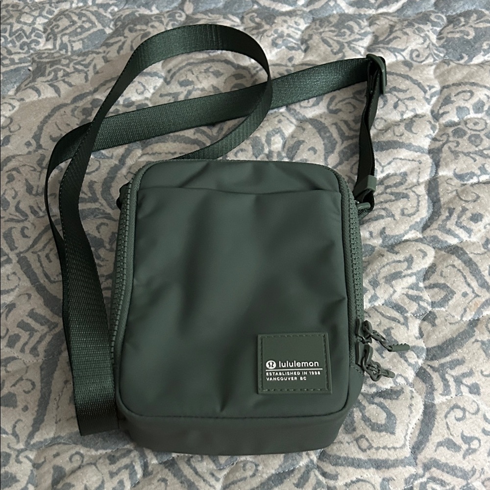 lululemon athletica Green Crossbody Bag